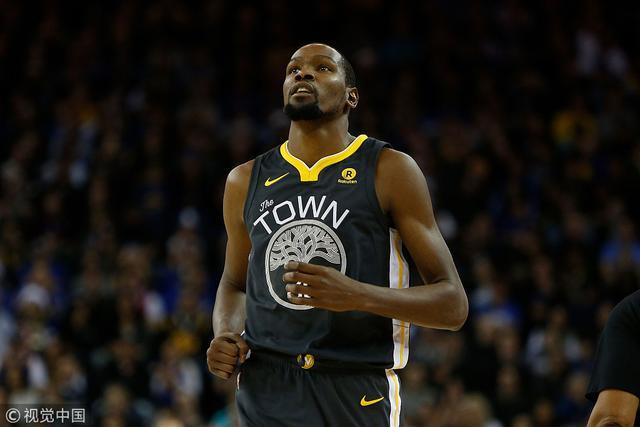 拜仁计划与诺伊尔续约，不打算提前召回努贝尔